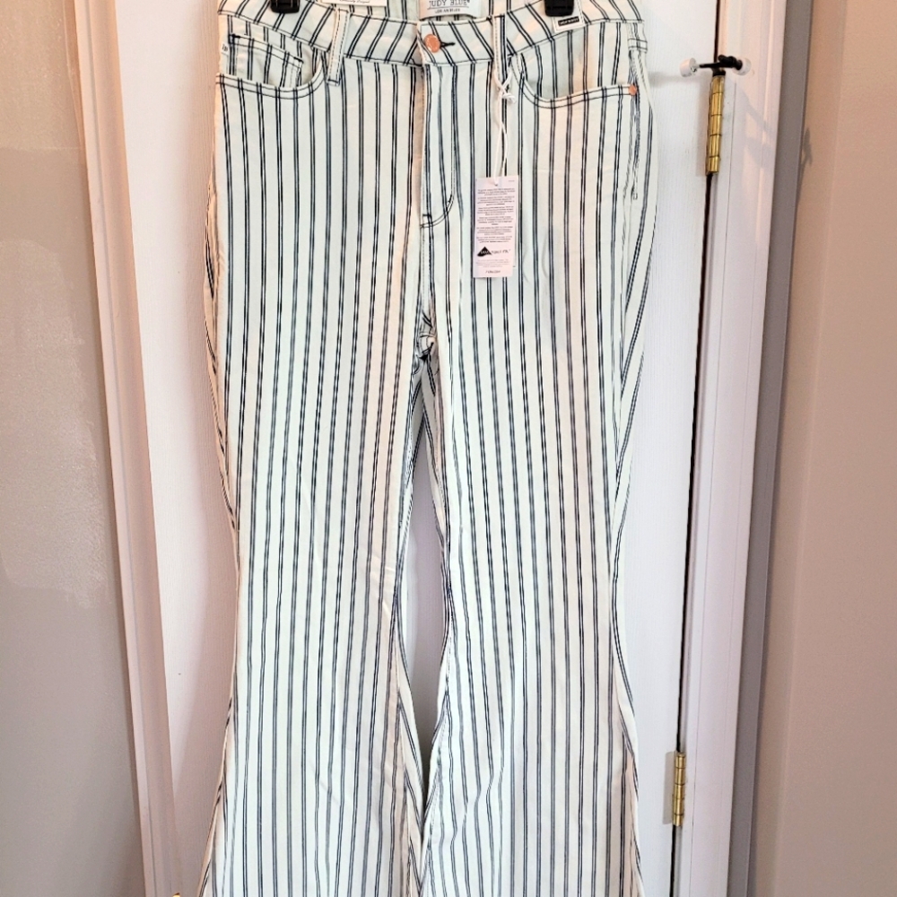 Judy Blues stripe jean